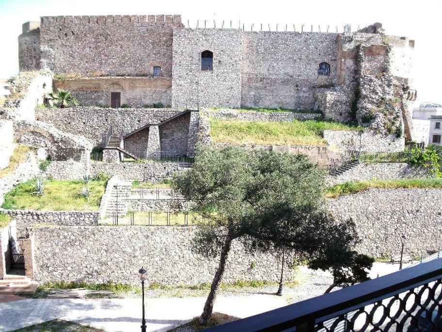 Aragonese Bed and Breakfast Reggio Calabria Exteriör bild